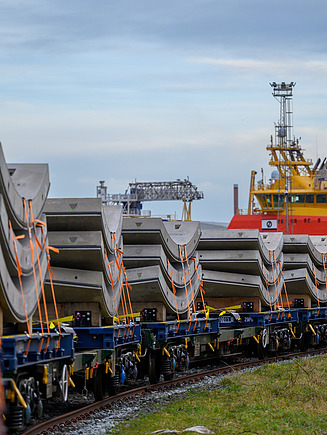Tunnel segments loaded onto a train