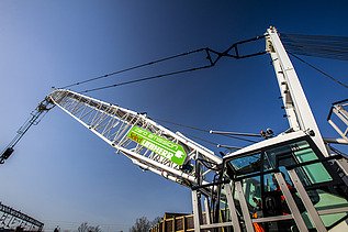160 tonne emissions-free fully electric crawler crane at HS2's Canterbury Road Vent Shaft site.